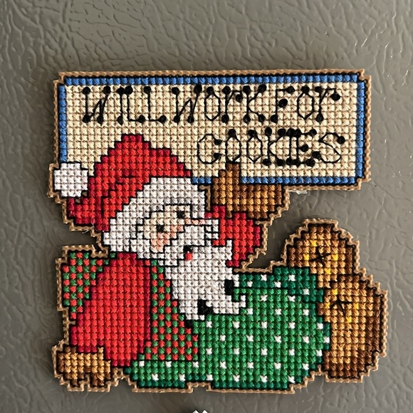 Christmas Magnets (4) - Cross stitched - Picture 2 of 6